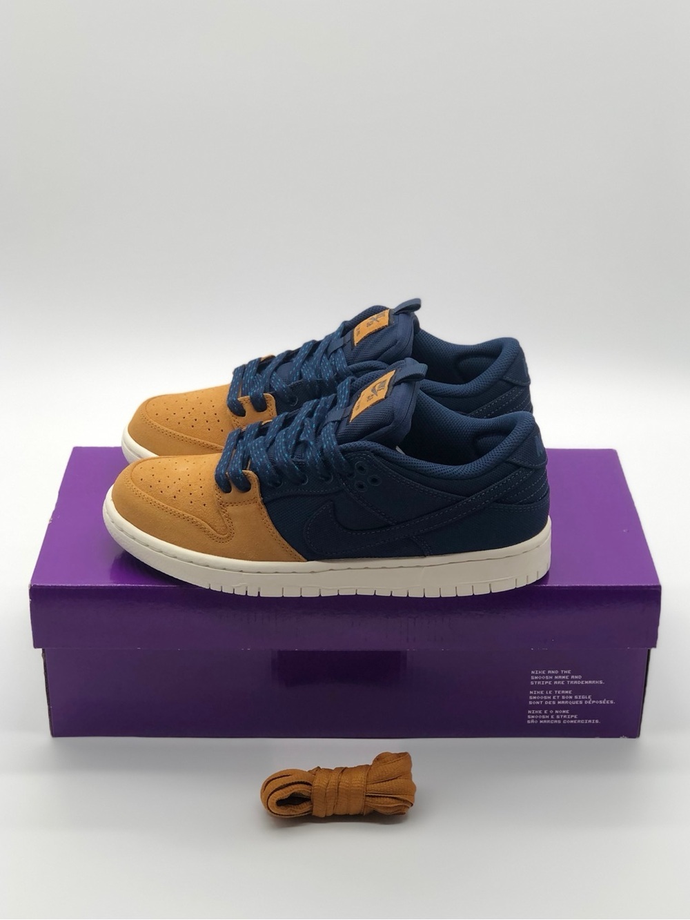 Nike SB Dunk Low Pro 90s Backpack Midnight Navy Desert Ochre DX6775-400.